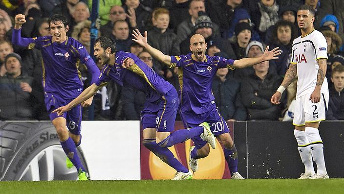epa04627956 Fiorentina's Jose Maria Basanta (C) celebrates scoring during the UEFA Europa League soccer match between Tottenham Hotspur and Fiorentina at White Hart Lane, London, Britain, 19 February 2015.  EPA/GERRY PENNY