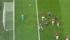 Fotbollsmatch med boll